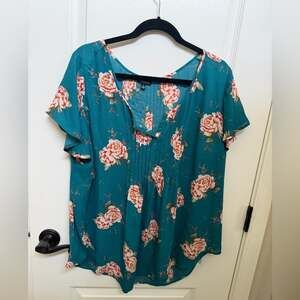 Torrid floral Top Sz 1 (18)